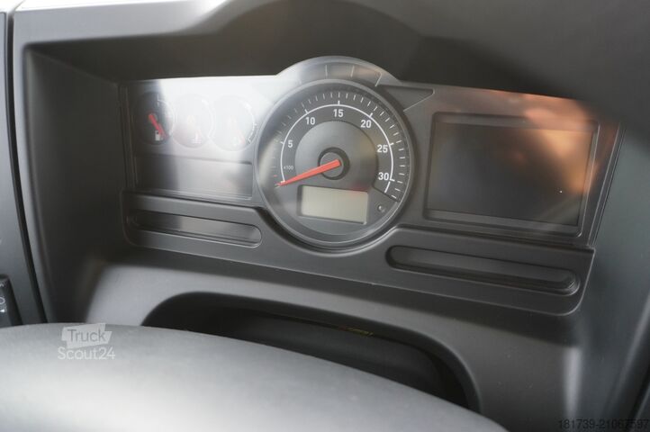 Vinçli platform Renault C280 DTI 8 / FASSI crane 5.6T / range 8m