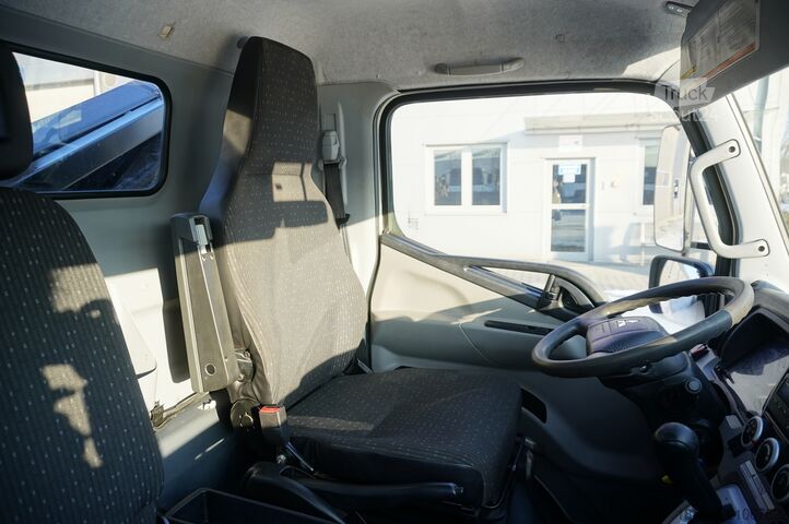 üç taraflı damper Mitsubishi Fuso Canter 9C18 / HDS HIAB 066 B-2 DUO