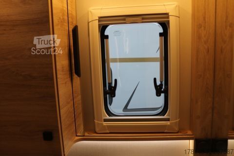 عربة تخييم شبه مدمجة Eura Mobil Profila T 720 EB