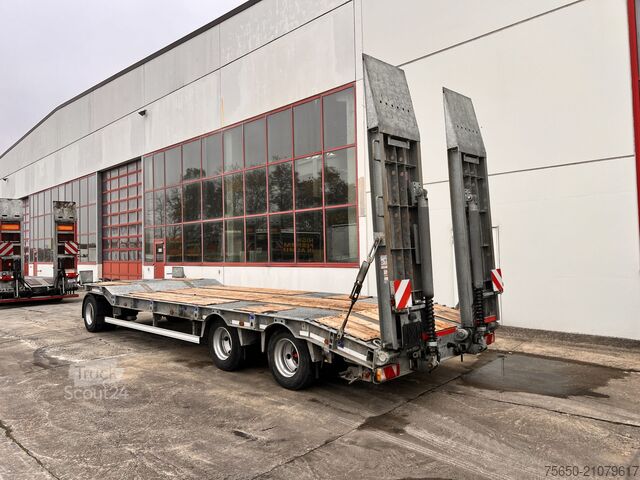 Low loader trailer  t3  3 Achs Tiefladeranhänger, wenig Benutzt