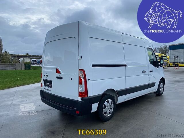 Panel van Nissan Interstar 130.35 L2H2