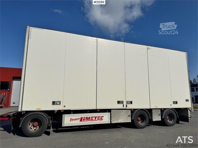 Matkalaukku Limetec Box trailer. Full side opening.