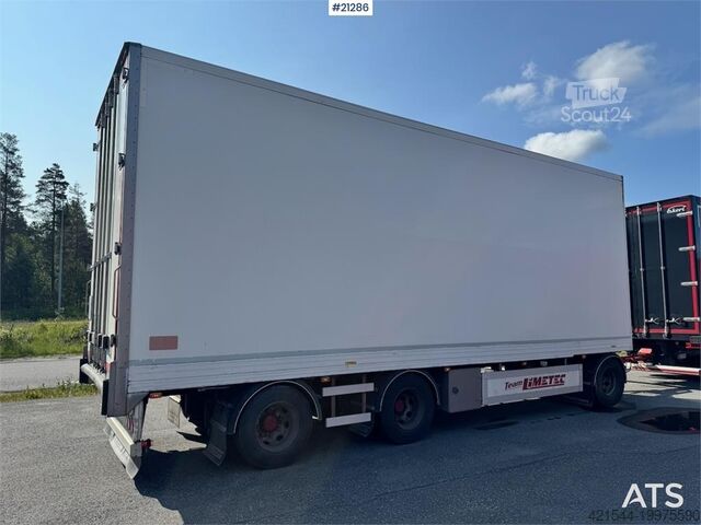 Matkalaukku Limetec Box trailer. Full side opening.