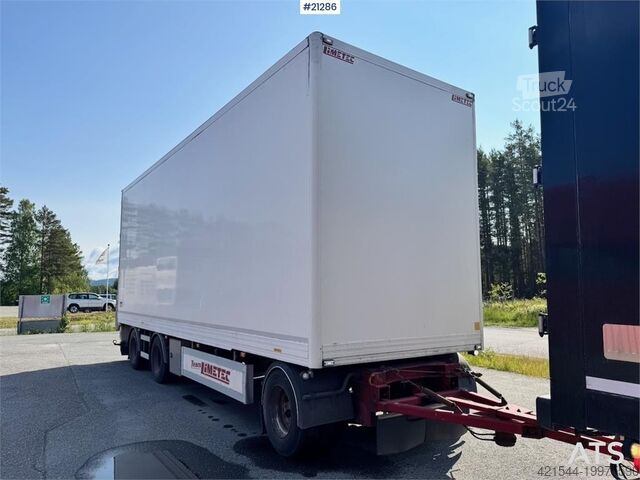 Matkalaukku Limetec Box trailer. Full side opening.