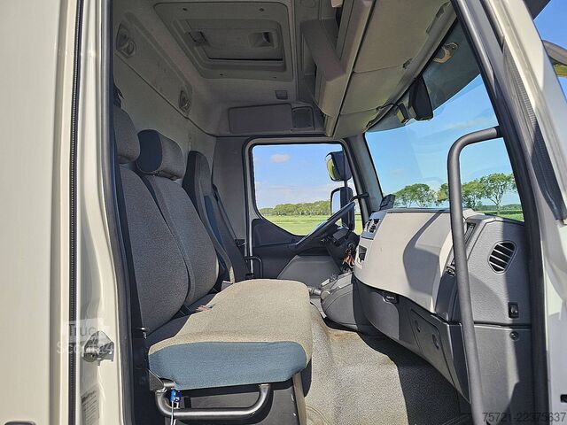 Transport réfrigéré/congélé VOLVO FL 210.14 CARRIER TAILLIFT