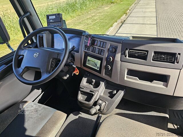 Transport réfrigéré/congélé VOLVO FL 210.14 CARRIER TAILLIFT