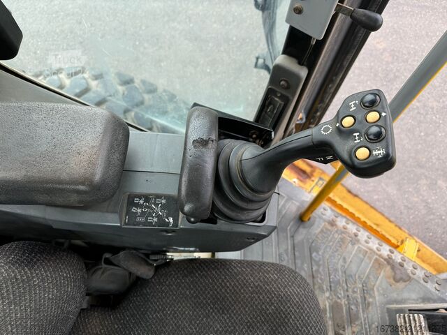 Road grader Caterpillar 140M