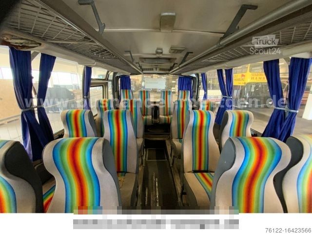 Bus MERCEDES-BENZ O 302/ Restourationsobjekt/ Oldtimer