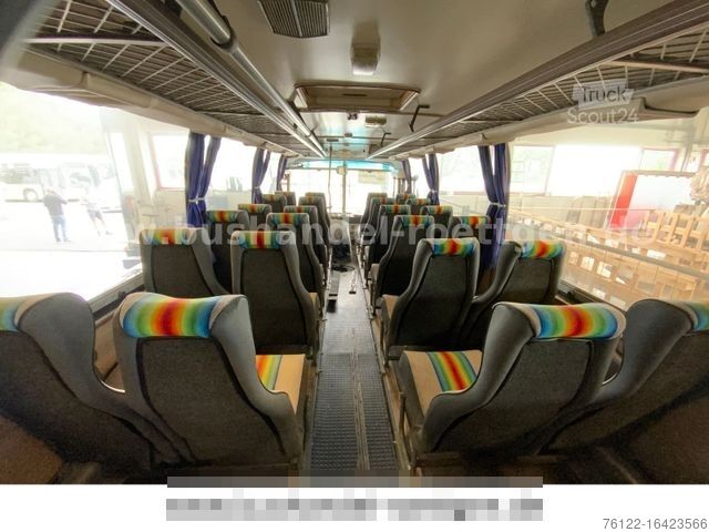 Bus MERCEDES-BENZ O 302/ Restourationsobjekt/ Oldtimer