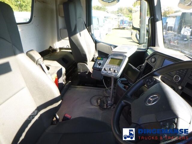 Chasse-neige Mercedes-Benz Arocs 3240 8x4 RHD Schmidt snow plough / gritter