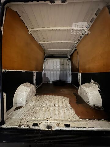 Van PEUGEOT BOXER FURGONE