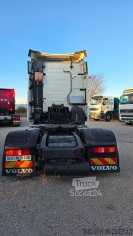 Standard tractor unit Volvo FH 500