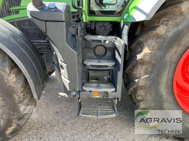 Tractor Fendt 828 VARIO S4