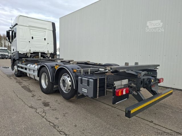LKW-Fahrgestell MERCEDES-BENZ 2540 L Actros 6x2 Fahrschule 5-Sitzer Liftachse