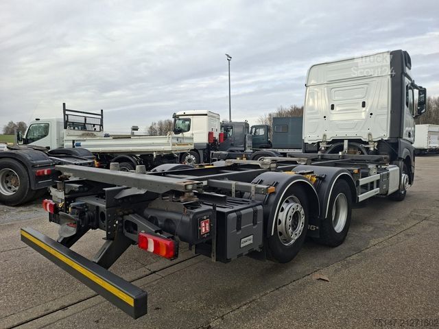LKW-Fahrgestell MERCEDES-BENZ 2540 L Actros 6x2 Fahrschule 5-Sitzer Liftachse