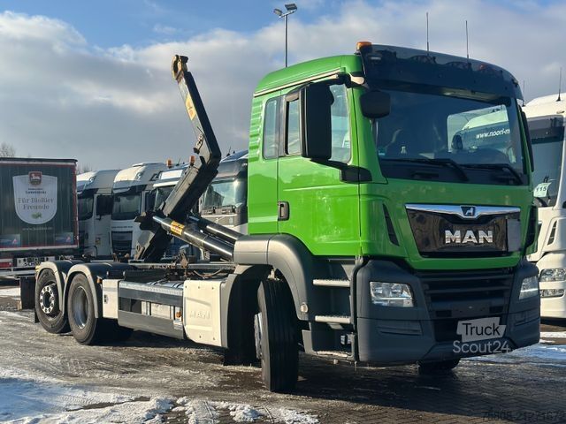 Camion benne à bras amovible MAN TGS 26.470 6x2 Abroller  HYVA Lift/Lenk