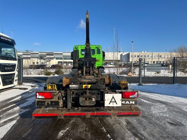 Camion benne à bras amovible MAN TGS 26.470 6x2 Abroller  HYVA Lift/Lenk