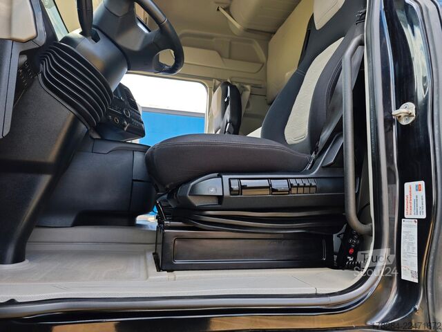 Standard dragbil FORD F-MAX LUX LED, Intarder, Standklima, RDKS, Voll