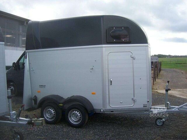 Horse trailer 