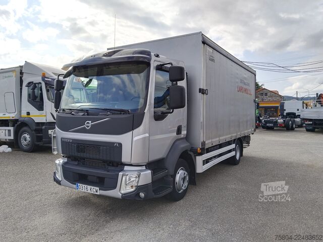 Ladbil med presenning Volvo FL 240