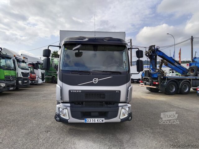 Ladbil med presenning Volvo FL 240