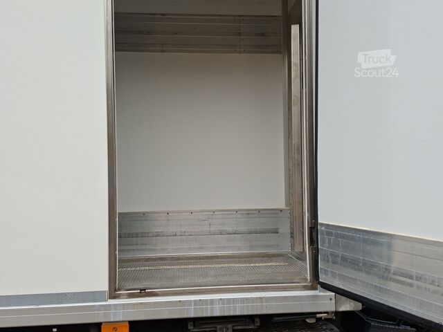 Kühlkoffer-LKW Mercedes-Benz ACTROS 5 2530 L 6x2 S/M-FH AUT DynLicht Luft