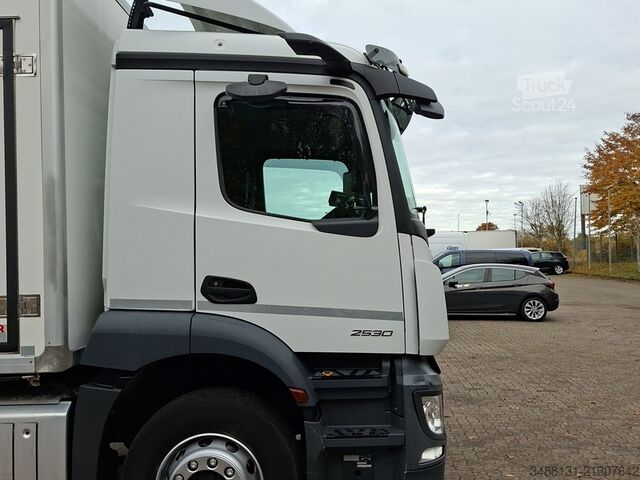 Kühlkoffer-LKW Mercedes-Benz ACTROS 5 2530 L 6x2 S/M-FH AUT DynLicht Luft