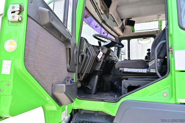 Faházszállító teherautó MAN 41.464  Häcksler + Kran 8x8 Allrad E3