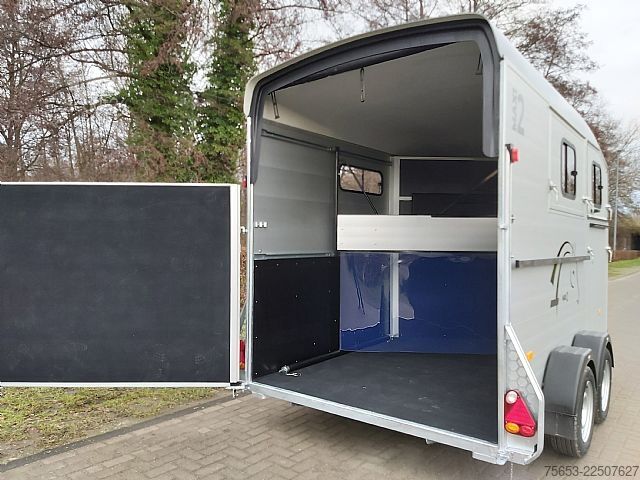 Paardenaanhanger Cheval Liberté großer begehbarer Sattelraum im Maxi2 Diagonal