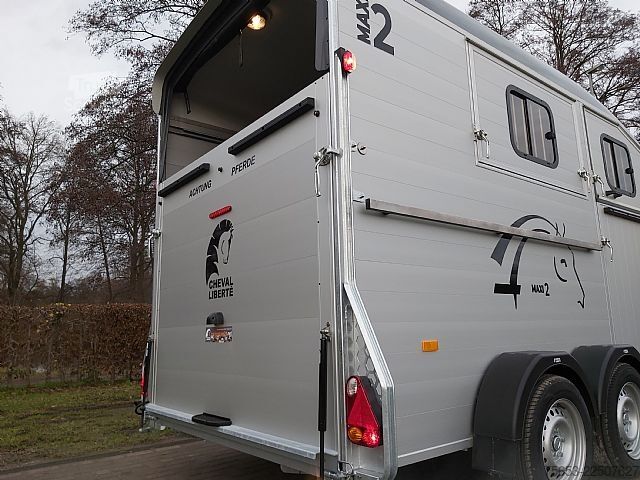 Paardenaanhanger Cheval Liberté großer begehbarer Sattelraum im Maxi2 Diagonal