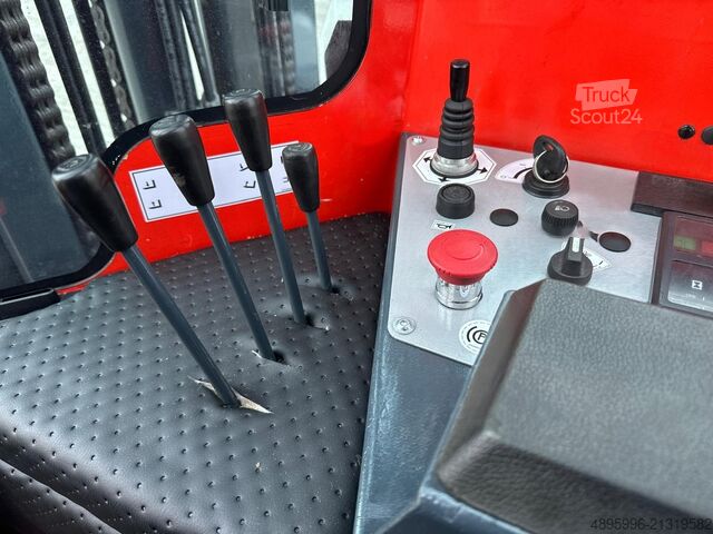 Cărucior cu stivuitor cu 4 căi Combilift C4500 / LPG / 4500 kg/ Triplex 9300 mm