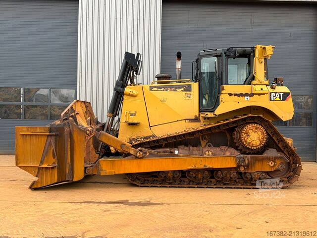 Niveladora Caterpillar D8T