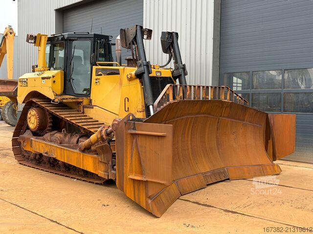 Niveladora Caterpillar D8T