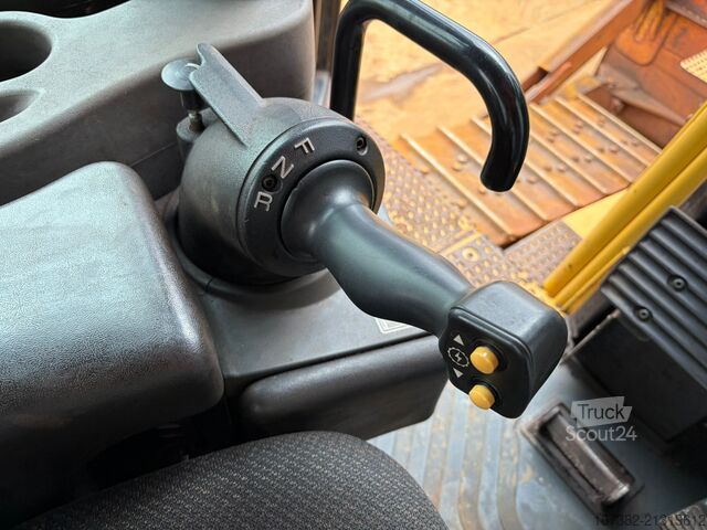 Niveladora Caterpillar D8T