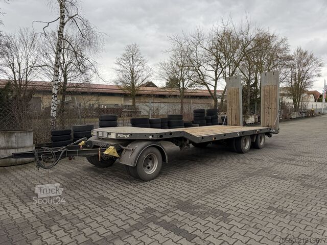 Poluprikolica za niskopodni prevoz  t3  3 Achs Tiefladeranhänger