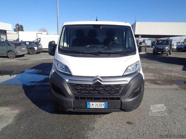 Slēgtais furgons Citroen JUMPER