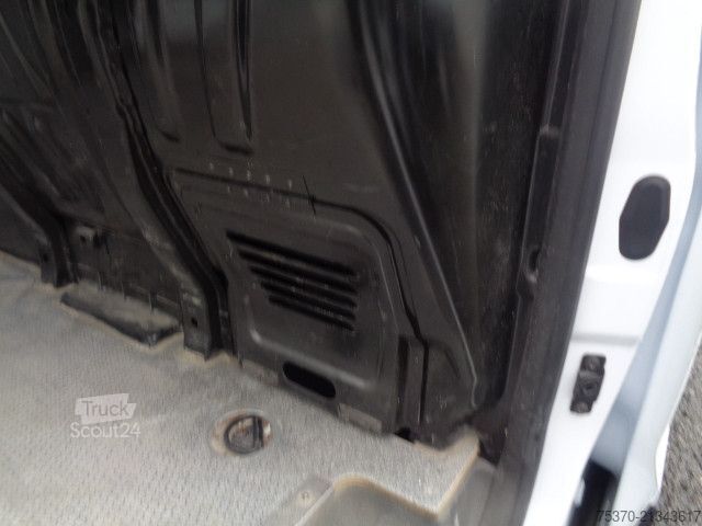 Ploščati dostavnik Ford TRANSIT