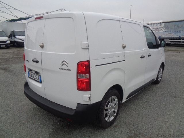 Slēgtais furgons Citroen JUMPY