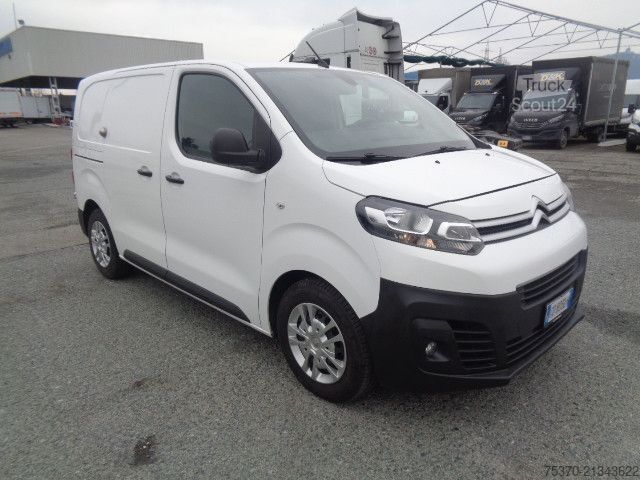 Slēgtais furgons Citroen JUMPY