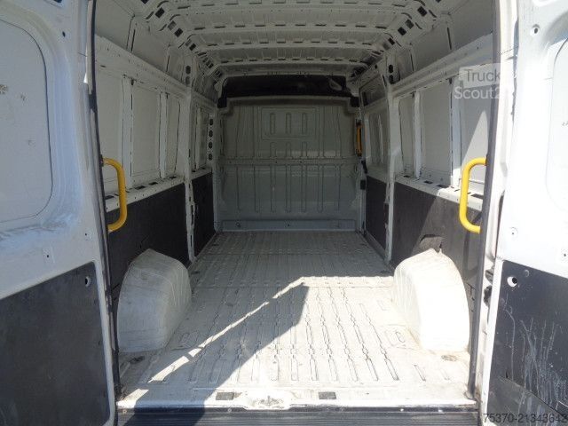 Slēgtais furgons Citroen JUMPER 35