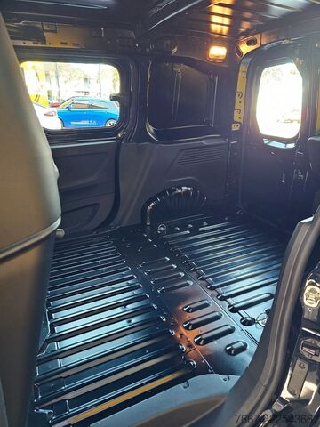 Kastenwagen OPEL Combo E Cargo - e Basis 11-KW Charger Glas