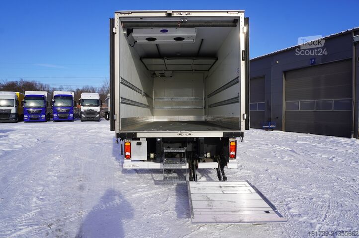 Koelwagen met twee temperatuurzones Renault D210 12T / Bitemperature / 80 tho. km/