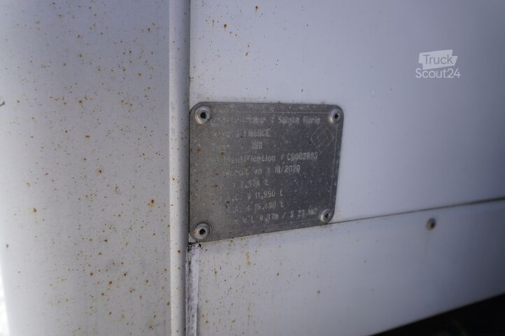 Koelwagen met twee temperatuurzones Renault D210 12T / Bitemperature / 80 tho. km/