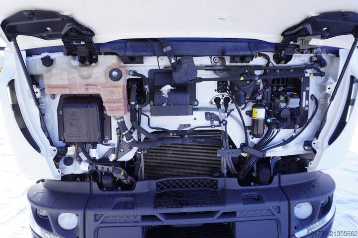 Koelwagen met twee temperatuurzones Renault D210 12T / Bitemperature / 80 tho. km/