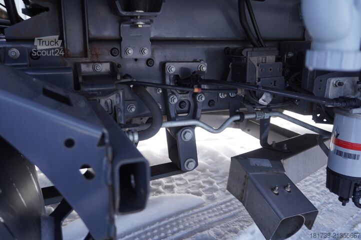 Koelwagen met twee temperatuurzones Renault D210 12T / Bitemperature / 90 tho. km/