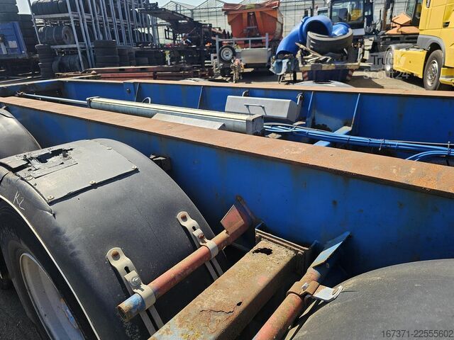 Trasporto di container HRD NT CON.40 foot extendible chassis  2 x 20 foot ...