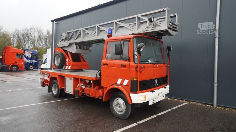 Löschfahrzeug Mercedes-Benz 809 fire ladder truck