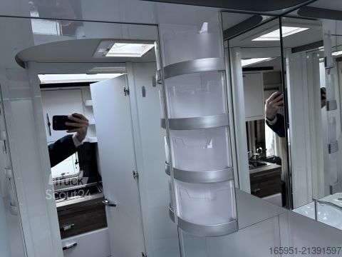 Kemperis Hobby De Luxe 495 UL IC Sonder. Mod. 2026 1800 kg