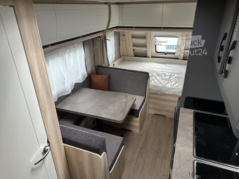 Kemperis Hobby De Luxe 490 KMF Modell 2026 1800kg Garage