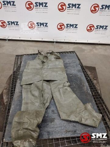 Palete usada com capa de chuva e calça de chuva Army Diversen Occ pallet met regenjas en regenbroek leger (10st)